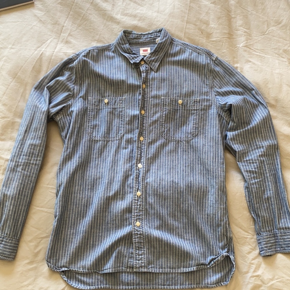 Levi’s button up shirt